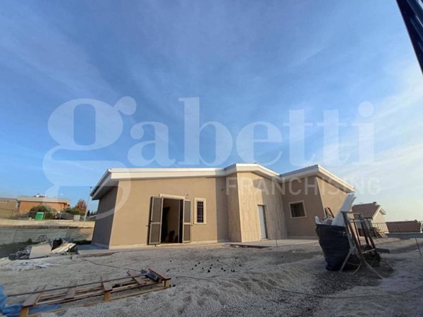 casa indipendente in vendita a Marino in zona Frattocchie