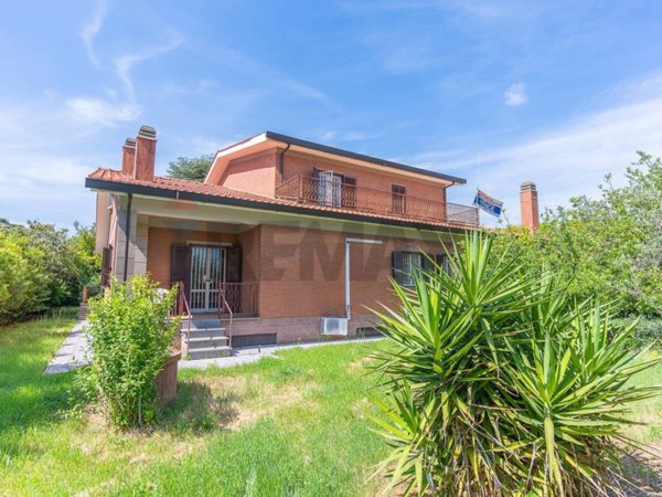 casa indipendente in vendita a Marino in zona Frattocchie