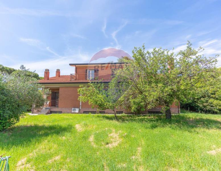 casa indipendente in vendita a Marino in zona Frattocchie