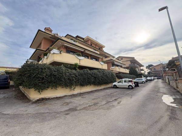 appartamento in vendita a Marino in zona Frattocchie