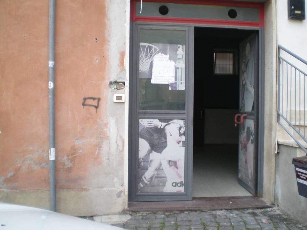 negozio in vendita a Marino