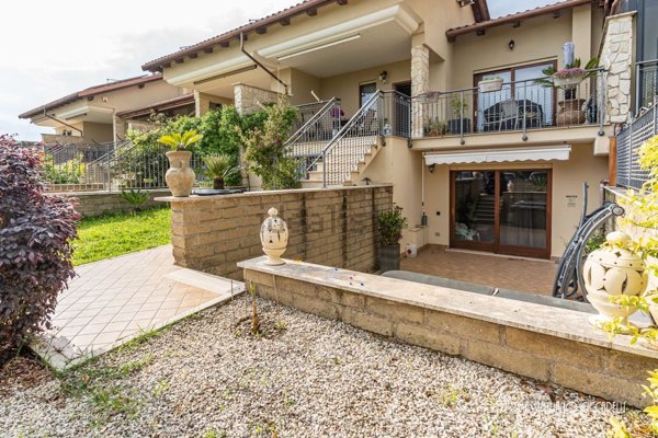 casa indipendente in vendita a Marino