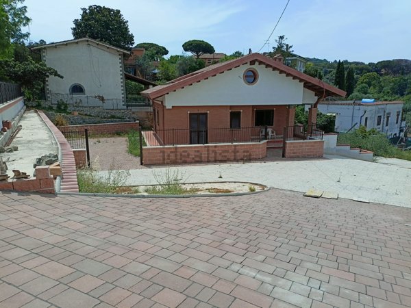 casa indipendente in vendita a Marino