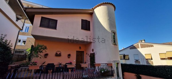 casa indipendente in vendita a Marino