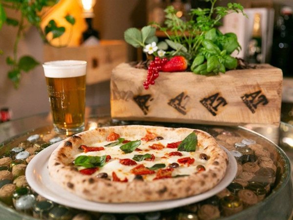 negozio in vendita a Marino in zona Castelluccia