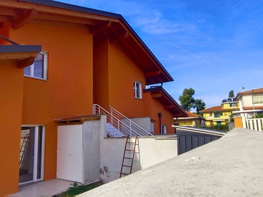 appartamento in vendita a Marino in zona Santa Maria delle Mole