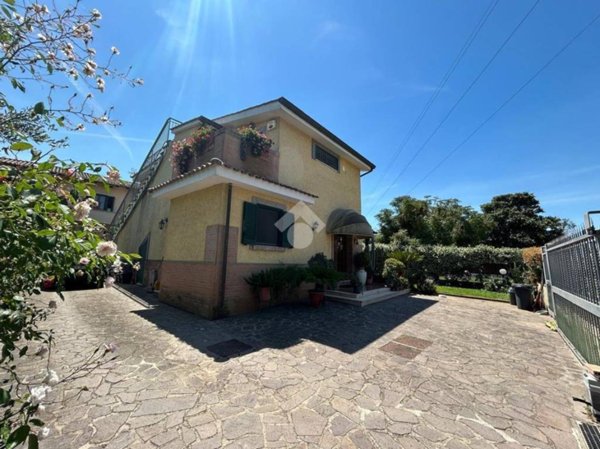 casa indipendente in vendita a Marino in zona Frattocchie