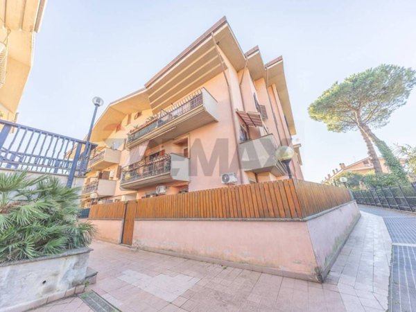 appartamento in vendita a Marino in zona Poggio delle Mole