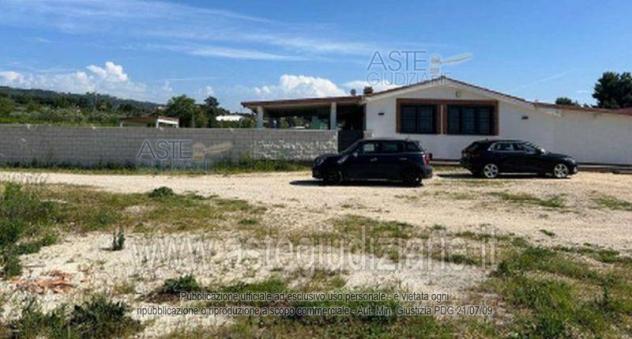 capannone in vendita a Marino in zona Frattocchie