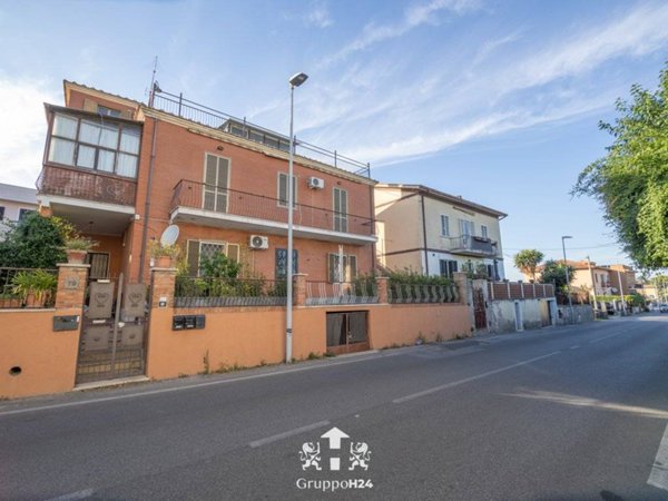 appartamento in vendita a Marino in zona Due Santi