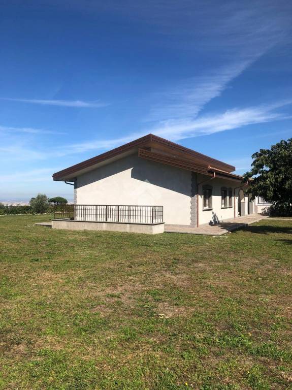 casa indipendente in vendita a Marino in zona Due Santi