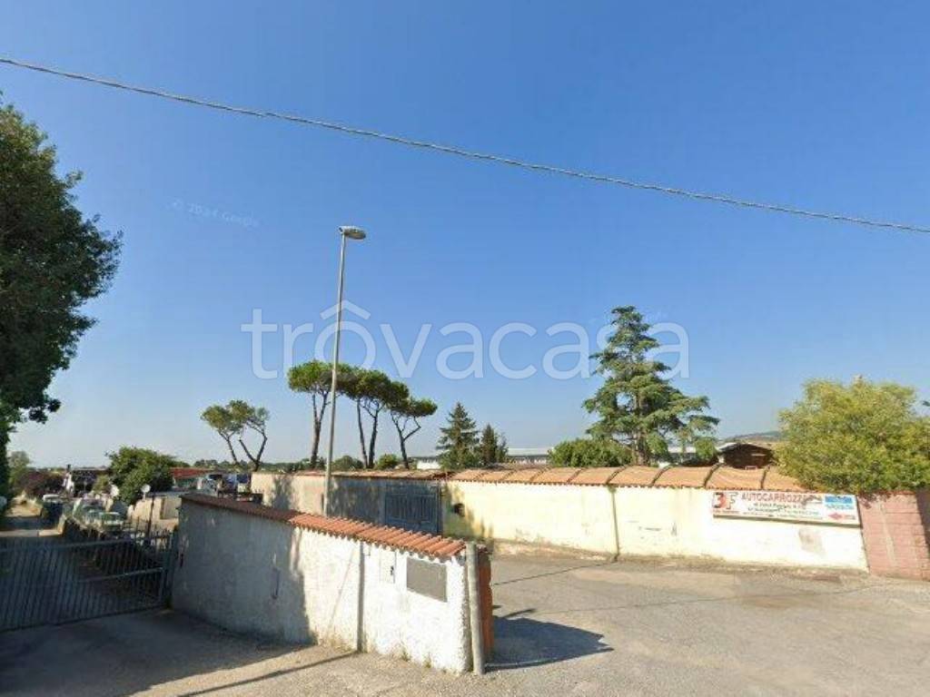 locale commerciale in vendita a Marino in zona Due Santi