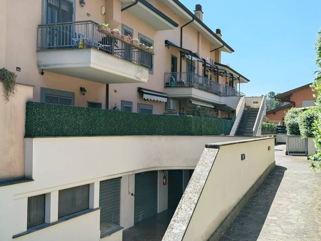 casa indipendente in vendita a Marino in zona Frattocchie