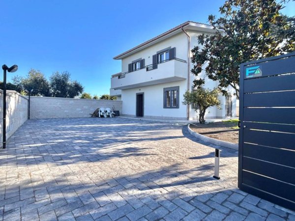 casa indipendente in vendita a Marino in zona Cava dei Selci