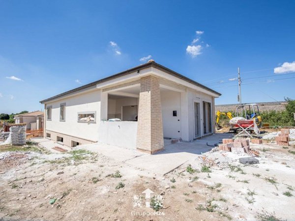 casa indipendente in vendita a Marino in zona Frattocchie