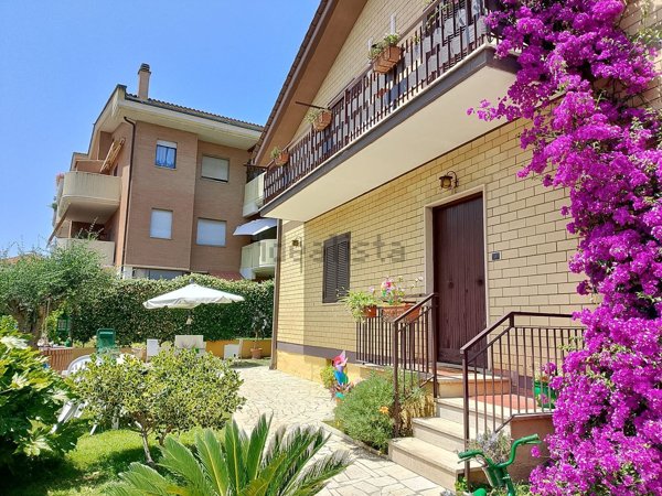 appartamento in vendita a Marino in zona Santa Maria delle Mole