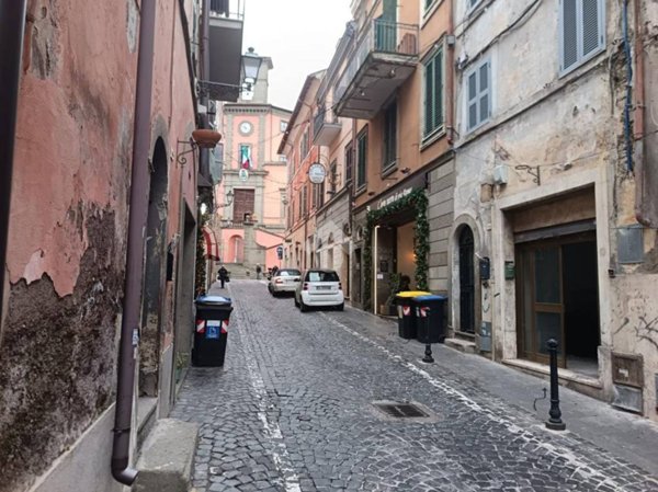 negozio in vendita a Marino