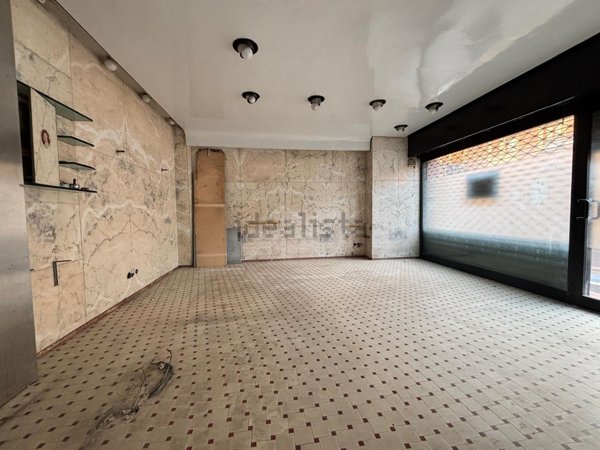 locale commerciale in vendita a Marino