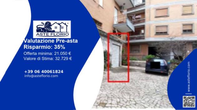 locale commerciale in vendita a Marino