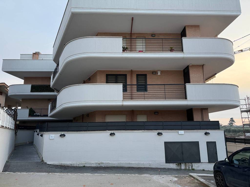 appartamento in vendita a Marino in zona Santa Maria delle Mole