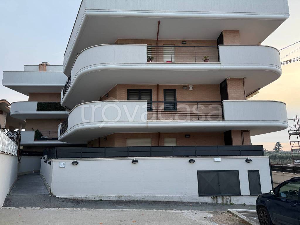 appartamento in vendita a Marino in zona Frattocchie