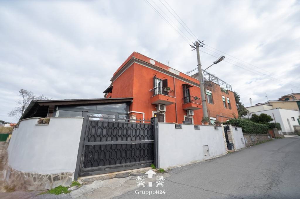 appartamento in vendita a Marino in zona Castelluccia