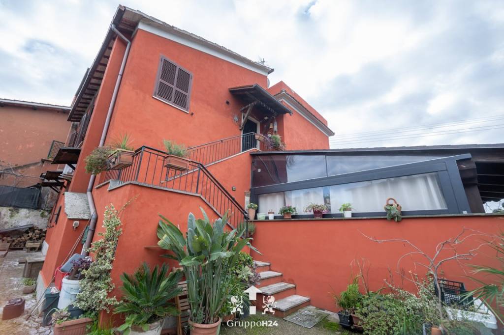 appartamento in vendita a Marino in zona Castelluccia