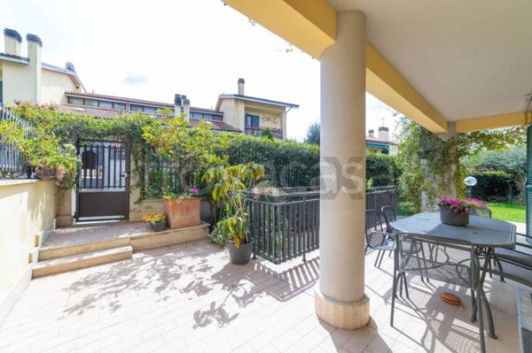 casa indipendente in vendita a Marino