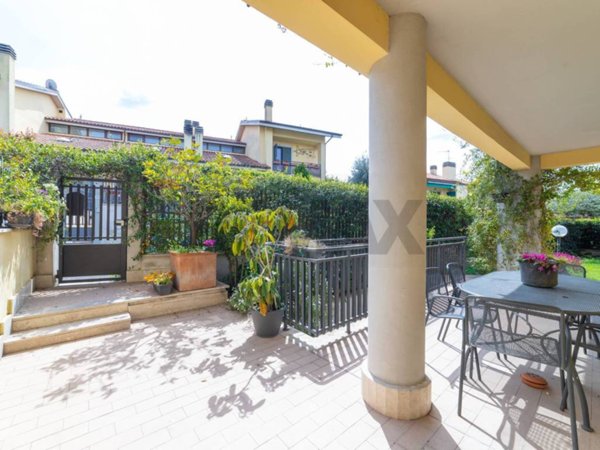casa indipendente in vendita a Marino