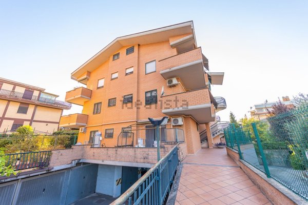 appartamento in vendita a Marino in zona Poggio delle Mole