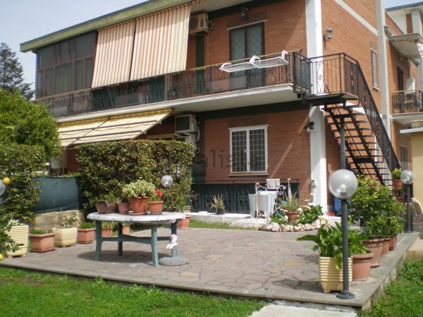 appartamento in vendita a Marino in zona Santa Maria delle Mole