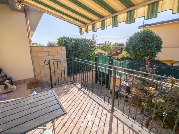 casa indipendente in vendita a Marino in zona Frattocchie