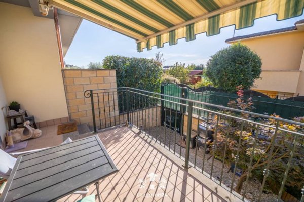 casa indipendente in vendita a Marino in zona Frattocchie