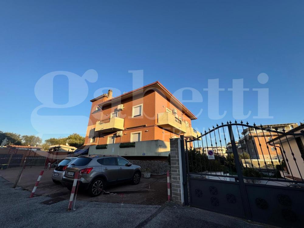 appartamento in vendita a Marino in zona Poggio delle Mole