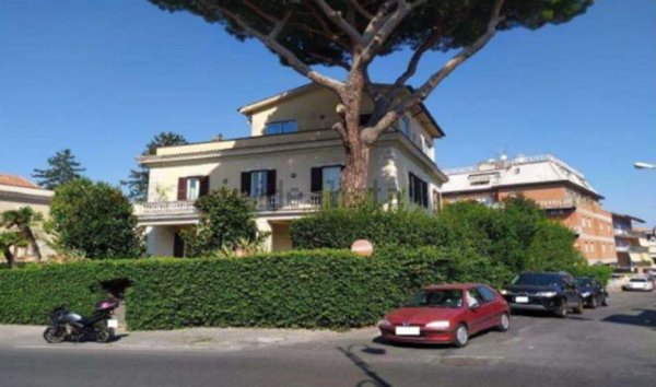 casa indipendente in vendita a Marino