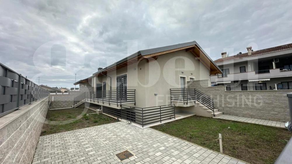 casa indipendente in vendita a Marino in zona Poggio delle Mole