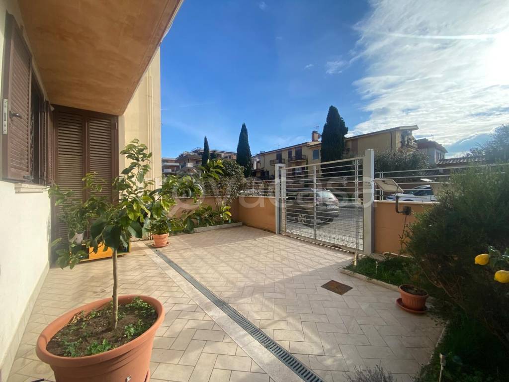 appartamento in vendita a Marino in zona Frattocchie