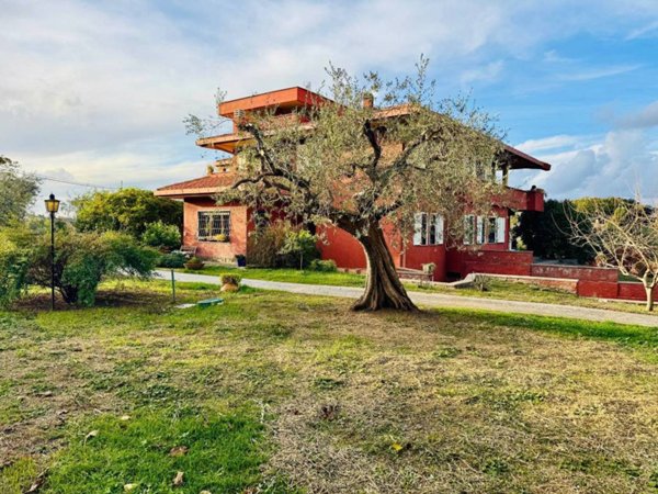 casa indipendente in vendita a Marino in zona Due Santi