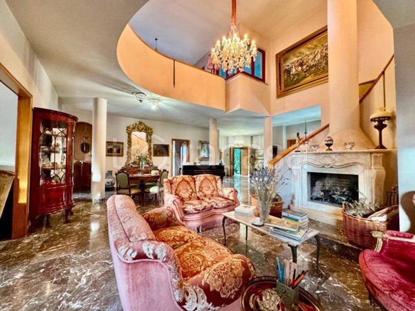 casa indipendente in vendita a Marino in zona Due Santi