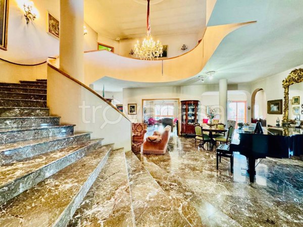 casa indipendente in vendita a Marino in zona Due Santi