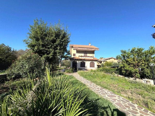 casa indipendente in vendita a Marino in zona Poggio delle Mole
