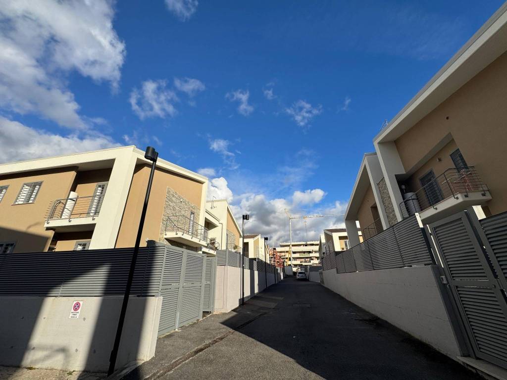 casa indipendente in vendita a Marino in zona Frattocchie