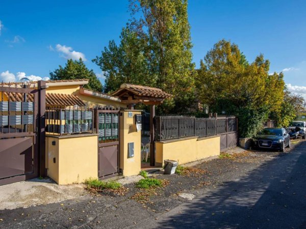 casa indipendente in vendita a Marino in zona Frattocchie