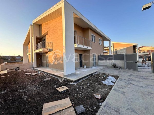 casa indipendente in vendita a Marino in zona Frattocchie