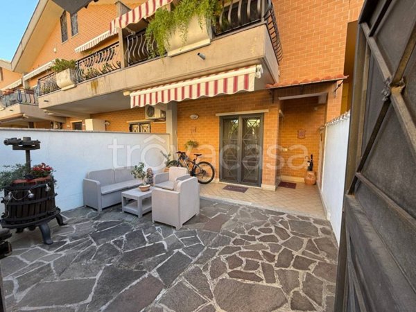 casa indipendente in vendita a Marino in zona Santa Maria delle Mole