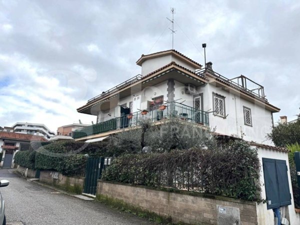 appartamento in vendita a Marino in zona Poggio delle Mole