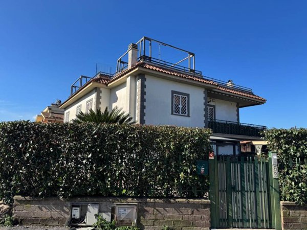 appartamento in vendita a Marino in zona Poggio delle Mole