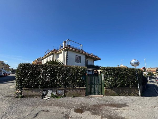 appartamento in vendita a Marino in zona Poggio delle Mole