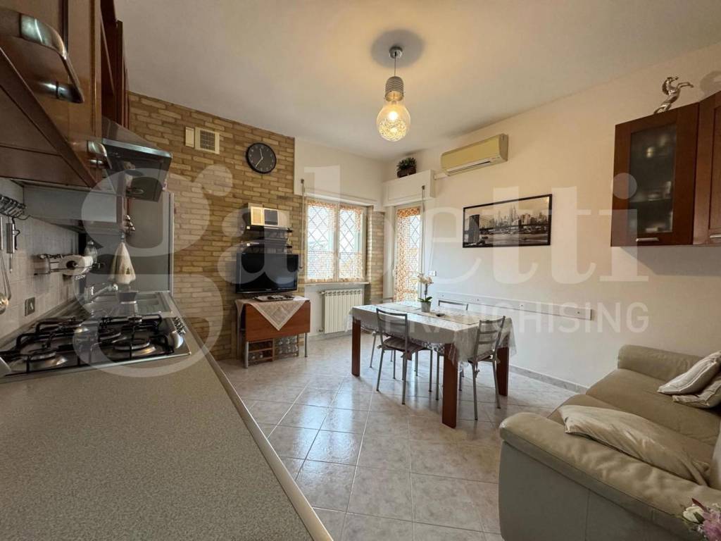 appartamento in vendita a Marino in zona Poggio delle Mole