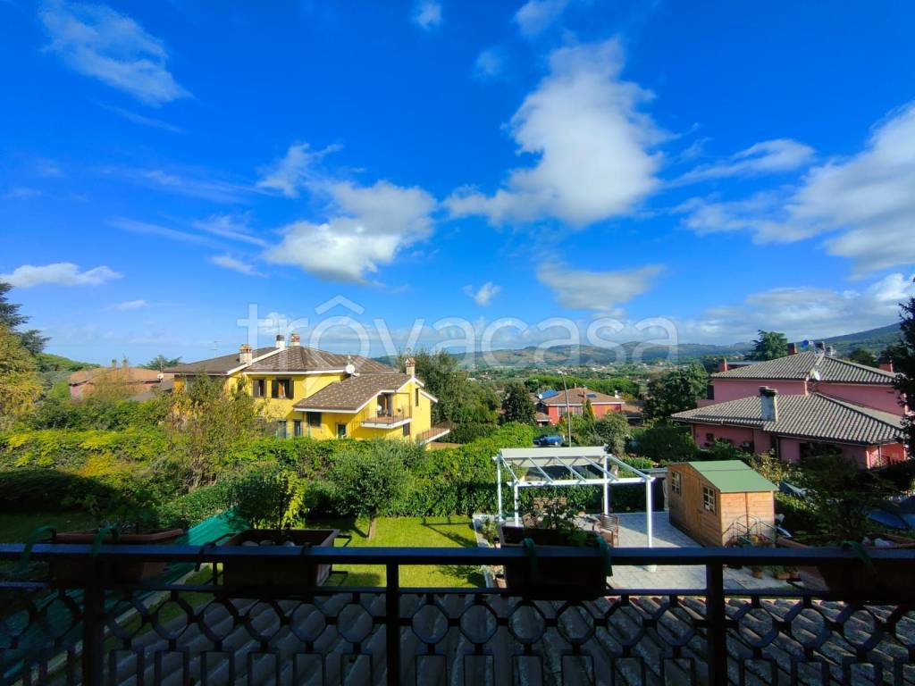 casa indipendente in vendita a Marino